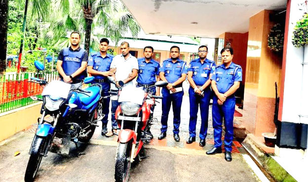 মোটরসাইকেল চোর মিল্টনকে গ্রেফতার করেছে পুলিশ